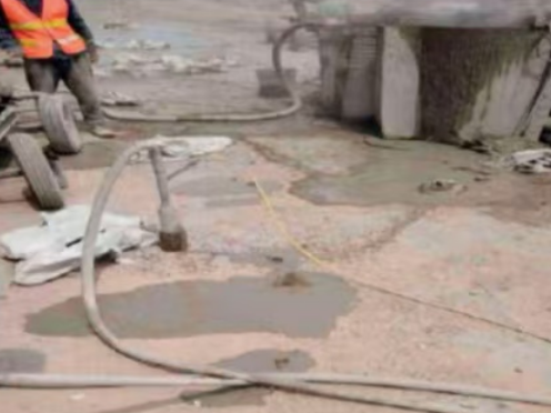 榆阳水泥混凝土路面板底注浆技术 路面脱空注浆整治方案